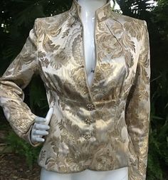 Vintage gold brocade Jacket Designer Gizia  Size 2 Brocade Jackets Women, Brocade Jacket, Coats Vintage, Gold Jacket, Gold Brocade, Silk Brocade, Womens Blazers, Miami Fl, Vintage Gold