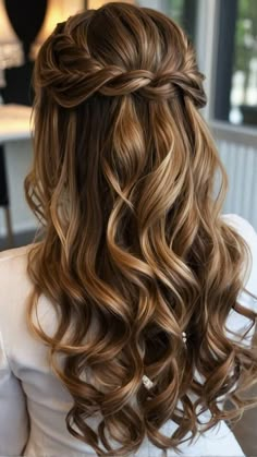 #BEAUTY ,#REALATIONSHIPS #Fashion #Outfits #Winter Outfits #Animals Brown Hair Ideas For Fall, Hair Ideas For Fall, Easy Prom Hairstyles, Blonde And Brown Hair, Brown Hair Ideas, Bridesmaid Hair Inspo, Curly Styles, Simple Prom Hair