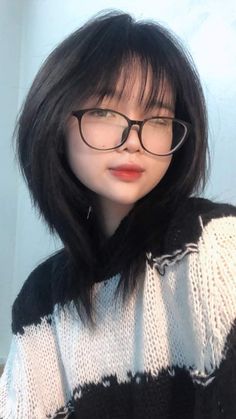 Tomboy Outfit Ideas, Tomboy Outfit, Hair Style Korea, Funny Girls, Style Korea, Cute Friend Photos, Kawaii Fashion Outfits, Tomboy Outfits, Cute Friends