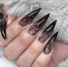 Ongles Goth, Acrylic Nails Stiletto, Witchy Nails, Punk Nails, Gothic Nails, Edgy Nails, Goth Nails, Grunge Nails, Stiletto Nails Designs