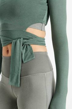 Yoga Clothes Outfits, Cozy Yoga, Yoga Ashtanga, Yoga Barre, Yoga Outfit, Yoga Clothing, Workout Attire