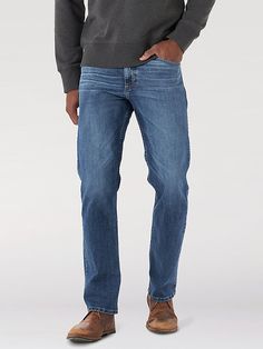 THESE RELAXED FIT JEANS ARE A CROWD FAVORITE. This jean has all the features you would expect from a great pair of denim like a classic five pocket design, relaxed, comfortable fit, a mid rise and straight leg. Workwear Jeans, Loose Fit Jeans, Tall Jeans, Star Jeans, Carpenter Jeans, Tapered Jeans, Wrangler Jeans, Jeans Online, Best Jeans