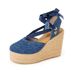 ANCHO Y TAMAÑO Los clientes dicen que el tamaño es estándar / normal. Se recomienda pedir la talla original. DESCRIPTION These essential Patrizia Espadrilles are everything you need for your wardrobe! With their stylish high wedges and timeless Blue color, they are a must-have for any fashionista. FEATURES Denim upper material Flexible rubber sole Handmade 5.5 inch high heel 2.5 inch platform RECOMENDACIONES: 1. No lavar los zapatos en la lavadora / Do not wash shoes in the washing machine2. No Wash Shoes, How To Wash Shoes, Denim Espadrilles, High Wedges, Electronic Gifts, Feel Beautiful, A Design, How To Feel Beautiful, Shoe Box