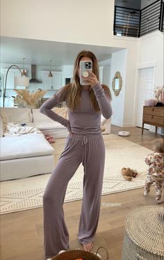 Cute Cozy Lounge Outfits, Target Mom Aesthetic, Mom Outfits Aesthetic, Winter Lounge Outfit, Cozy Cute Outfits, Lounge Pants Outfit, Fall Pjs, Comfy Cozy Outfits, Wfh Mom