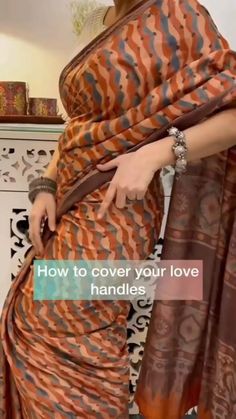 How To Tie A Saree, Saree Draping Styles Tutorials, Saree Wearing Tips, Saree Wearing Styles Ideas, Tie Saree, Pleats Techniques, Draping Styles