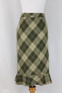 "Vintage BCBG MaxAzria green paid tweed skirt Acrylic, polyester and wool blend tweed with acetate lining Shades of green with light blue and yellow accents Bias cut straight pencil skirt with a fishtail hem From the early 1999 2000 Excellent condition Size tag has been removed but measures to a size  USA 6- Small Size 6 USA Great Britain 10 France 38 Germany 36 Italy 42 Measures: length 23\" waist 28 Hips 40\"" Fitted Green Tweed Dress For Fall, Fitted Green Pencil Skirt For Fall, Tartan Pleated Skirt, Tartan Skirt, Plaid Pleated Skirt, Tweed Pencil Skirt, Silk Shift Dress, Tulip Skirt, Yellow Accents