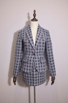 Elegant Fitted Houndstooth Tweed Jacket, Elegant Fitted Tweed Jacket With Houndstooth Pattern, Formal Tweed Fitted Skirt Suit, Elegant Fitted Houndstooth Blazer, Elegant Winter Houndstooth Suits, Elegant Tweed Jacket With Houndstooth Pattern, Elegant Houndstooth Tweed Jacket For Office, Elegant Tweed Jacket With Houndstooth Pattern And Suit Collar, Long Sleeve Tweed Skirt Suit For Formal Occasions