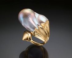 Thank you for looking at my Handmade jewelry Wave - 18K Gold open ring, Oversized handmade ring, combining with a 33 X 30 mm Multicolor, unique Baroque Keshi pearl. The ring in the picture is SOLD, I have a large selection of Baroque pearls just like the ring in the picture, from which I can Pink Baroque, Keshi Pearls, Open Ring, Engraved Rings, Tahiti, Pearl Ring, White Pearl, Modern Jewelry