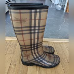 Authentic Burberry Rainboots With Classic Check Design. Brand New In Original Box Small White Scuff Right Toe As Shown Women's Size 39 (European) Which Is Size 9 In Us According To Burberry Website As Shown In My Listing Burberry Rain Boots, Check Design, Burberry Shoes, Vintage Burberry, Cheque Design, Burberry London, Rubber Boots, Tube Dress, Heel Boots