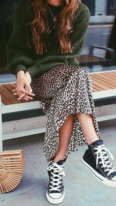 Skirt Diy, Winter Skirt, Street Style Winter, Inspired Outfits, Fashion Mode