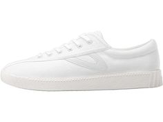 Classic Canvas Shoes For Sports, Classic Canvas Shoes With White Sole For Sports, Classic White-sole Canvas Shoes For Sports, Modern Lace-up Canvas Shoes For Sports, Modern Skate Shoes With Vulcanized Sole For Light Sports, Modern Lace-up Canvas Shoes, Modern Everyday Canvas Sneakers, Modern Low-top Canvas Sports Shoes, Modern Low-top Sports Canvas Shoes