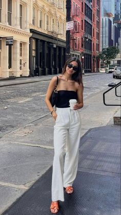 Nyc Casual Outfits, Rome Outfits, Smart Casual Women Outfits, Casual Outfits For Women, Smart Casual Women, European Summer Outfits, Business Outfits Women, Italy Outfits, Trendy Outfit