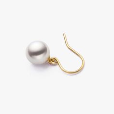 18K solid yellow gold Akoya saltwater cultured pearl Size: 8.0-8.5mm, 2pcs Handpicked of every pearl, only the top 1% of pearls are selected Sold as a pair Lifetime warranty Womens Month, Saltwater Pearls, Gold Baby, Akoya Pearls, Earring Sale, Pearl Size, Exquisite Jewelry, Hook Earrings, Solid Yellow