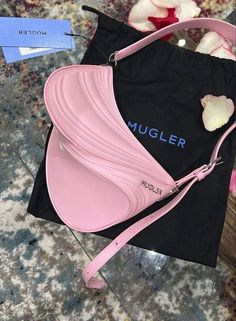 Unique Handbag, Psychology Student