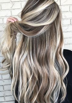 Colored Money Piece, Colored Money Piece Hair, Hair Colors For Fall, Ashy Blonde Hair, Money Piece Hair, Highlight Blonde, Blonde Hair Colors, Blonde Highlights On Dark Hair, Fall Blonde Hair