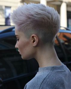 I just absolutely adore this cut.                                                                                                                                                                                 More Shaved Pixie, Androgynous Hair, Tomboy Hairstyles, Cool Short Hairstyles, Kelly Osbourne, Undercut Hairstyles, Short Blonde, Short Styles, Bleached Hair