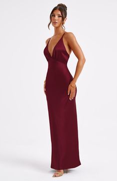 Made in our super luxe, bias cut hammered satin with a gorgeous sheen, the Anja maxi skims the body for a beautiful fit. The perfect dress to create memories in, it features a plunge V-shaped neck and delicate straps. 



Colour: Burgundy.

Luxury bias cut satin.

Delicate straps.

Skims over the figure.

Plunge neckline.

Maxi length.

Model is an XS and is wearing an XS.ÃƒÆ’Ã¢â‚¬Å¡Ãƒâ€šÃ‚Â 

 Size: XS, S, M, L, XL, XXL Homecoming Dresses Corset, Midi Dress Wedding Guest, Dresses Flowy, Maxi Dress Sale, Create Memories, Sparkle Dress, Plunge Neckline, Dresses By Length, Formal Dresses Prom