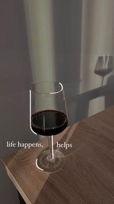 Wine aesthetic Instagram Cocktail Stories, Inspiration For Instagram Stories, Wine Pics Instagram, Instagram Story Ideas Aesthetic Coffee, Drinks Aesthetic Instagram Story, Winery Instagram Story, Wine Stories Instagram, Wine Aesthetic Instagram Story, Instagram Drink Story Ideas