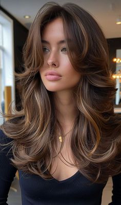 Sanggul Modern, Haircuts For Long Hair With Layers, Brown Hair Looks, Hair Inspiration Long, Layered Haircuts For Medium Hair, Brunette Hair With Highlights