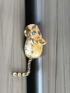 Vintage Gold Tone AVON 1974 "Midas Mouse" Tack Pin | eBay Costume Jewelery, Fun Pictures, Avon Products, Beauty Companies, House Mouse, Funky Jewelry, Vintage Avon, Vintage Costumes