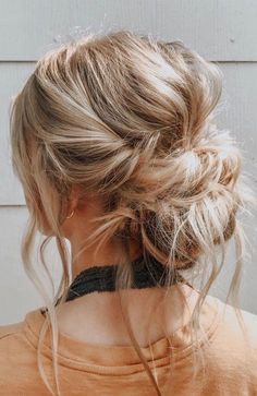 Messy Updo Hairstyles, Messy Hair Updo, Updo Wedding, Romantic Updo, A Messy Bun, Messy Updo, Updo Hairstyle