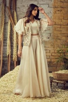 Jacket Sharara, Fancy Dresses Long, Trendy Dress Outfits, Designer Dresses Casual