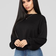 Fashion Nova Top In Size Small & Never Worn/Nwt Nova Beauty, Fashionnova Outfit, Jean Clothes, Off The Shoulder Top Outfit, Sweet Top, Fashion Nova Outfits, Janet Guzman, Couture Mode, Fashion Nova Models