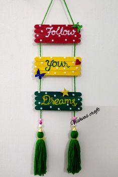 Wall decor using with ice-cream sticks Make Bouquet, Flower Diy Paper, Paper Flower Diy, Ice Cream Stick Craft, Flower Crafts Kids, Ice Cream Sticks, Stick Wall Art, Diy Popsicle