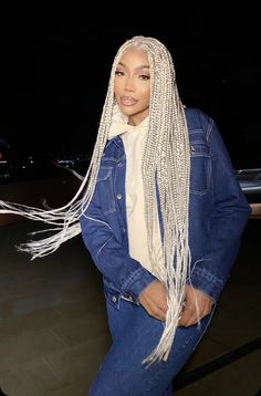 Blond Feed In Braids, White Blonde Box Braids, Silver Blonde Braids, Blonde Braid Styles, White Blonde Braids Black Women, Platinum Knotless Braids, Platinum Box Braids, White Knotless Braids, Silver Box Braids