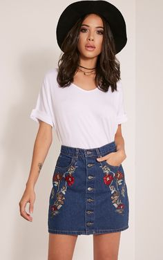 Elisha Dark Wash Embroidered Denim Mini Skirt Image 1 Spring Denim Skirt Outfit, Skirt Outfit Birthday, Stylish Denim Skirt, Denim Skirt Outfit, Jean Skirt Outfits, Skirt Images, Outfit Birthday, Urban Outfitters Clothes, Denim Skirt Outfits