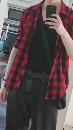 Bad Boy Aesthetic Outfits Men, How To Dress Better, Red Outfits Men, Indie Boy Outfits, Jock Aesthetic, Indie Outfits Men, Grunge Men, Indie Boy, 2014 Tumblr