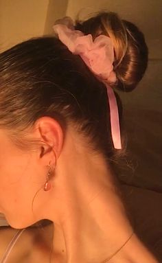 Ballet Aesthetic Hair, Ballet Bun Aesthetic, Silk Bun Hairstyles, Ballet Bun Hairstyles, Hair Inspo Prom, Hairstyles High Bun, Swirl Bun, Ballerina Hairstyles, Hair Bow Bun