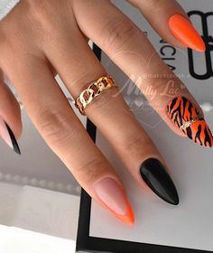 Bright Orange Nails, Orange Nail Designs, Orange Nail, Unghie Nail Art, Heart Nail Art, Animal Nails, Animal Print Nails, Almond Acrylic Nails, Orange Nails