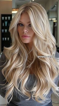 Dimensional Beauty: Stunning Blonde Hair with Lowlights Ideas Illegally Blonde, Haircut Tip, Wavy Hairstyles, Balayage Hair Blonde, Pastel Hair