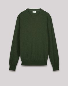 Men's round-neck sweater with visible stitching. Ribbed edges at the collar, cuffs and waistband. Green Cashmere Sweater With Ribbed Cuffs, Green Wool Sweater With Ribbed Collar, Classic Merino Wool Sweater With Ribbed Collar, Classic Cashmere Sweater With Ribbed Collar, Classic Green Sweater With Ribbed Cuffs, Wool Crew Sweater With Ribbed Cuffs, Classic Cashmere Crew Neck Sweater, Classic Crew Neck Wool Sweater, Wool Crew Neck Sweatshirt With Ribbed Cuffs