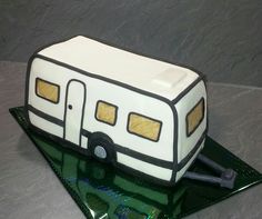 a cake that looks like a camper trailer