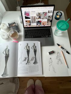 Sketch desk setup fashion illustration pink water pinterest board Art Study Aesthetic, Apps For Fashion Designers, Fashion College Aesthetic, Art Desk Setup, Fashion School Aesthetic, Sewing Aesthetic, Drawing Model, Career Ideas, Fashion Dream Job