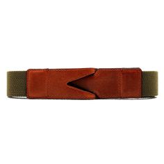 Cotton belt handmade in Spain by our artisans.  Made from vegetable-tanned leather, which will develop a beautiful patina as it ages and has a low environmental impact - unlike more common modern tanning processes. Can be personalised with initials. Color: Olive Green Size: S (90-95cm), M (100-105cm), L (110-115cm)* The belt is elastic, so it has a few centimeters of margin.  Designed for travel, the Branson belt is buckle-less so you can travel hassle-free through airport security checks. Craft Leather Accessories Handmade, Airport Security, Belt Design, Jute Bags, Perfect Gift For Him, Office Accessories, Handcrafted Leather, Perfect Gift For Her, Vegetable Tanned Leather