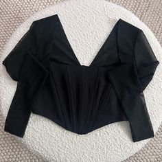 Size Small Structured “Corset” Top With Mesh Sleeves New With Tags. Fitted Black Crop Top For Formal Occasions, Black Fitted Evening Crop Top, Fitted Black Crop Top For Evening, Black Fitted Crop Top For Formal Occasions, Formal Fitted Black Crop Top, Chic Black Crop Top For Formal Occasions, Peasant Crop Top, Structured Corset, Patterned Crop Top