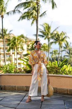 Linen Pant Summer Outfit, Medeteranian Cruise Outfits, Northern Europe Summer Outfits, Classy Vacation Outfits Tropical, Dress For Vacation Outfit Ideas, Hawaii Dress Outfit Ideas, Maui Outfit Ideas, Kathleen Barnes, Island Vacation Outfits