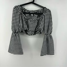 Topshop Blouse. Crop Top Shirt. Long Sleeve. Plaid Black And White Checkered Shirt. Size 4 Petite Womens. Nwt N13 Trendy Fitted Gingham Blouse, Chic Gingham Long Sleeve Tops, Chic Gingham Blouse For Brunch, Chic Gingham Long Sleeve Blouse, Fitted Gingham Cropped Top, Chic Long Sleeve Gingham Blouse, Black And White Long Sleeve Tops For Spring, Gingham Long Sleeve Blouse For Day Out, Long Sleeve Gingham Blouse For Day Out