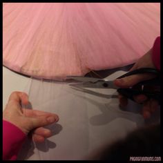 DIY Tulle PomPom - perfect party or kids room decoration - Paging Fun Mums Tulle Pom Pom, Tulle Skirt Tutorial, Diy Tulle, Tutu Tutorial, No Sew Tutu, Tulle Poms, Shoe Refashion, Making Flowers, Boyfriend Crafts