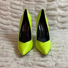 Steve Madden X Keisha Cole Excit Pumps Pu Upper Lime Green With Aztec Pony Fur Heel Never Worn With Original Box Limited Edition Lime Green Heels For Spring, Spring Lime Green Heels, Neon Yellow Fitted High Heels, Fitted Neon Yellow High Heels, Neon Yellow Heels For Evening, Neon Heels For Spring, Chic Neon Yellow Pointed Toe Heels, Chic Neon Yellow Heels, Lime Green High Heels