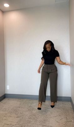 Work Attire Women, Interview Outfits Women, Business Casual Outfit, Fashionable Work Outfit, Cute Work Outfits, Olive Green Pants, Monthly Newsletter