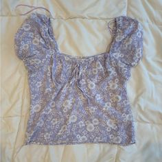 Francesca’s Blue Rain Purple Floral Shirt Size Xs. Never Worn!! Nwot. I Love This Shirt With A Pair Of Jean Shorts On A Summer Day But Sadly It Doesn’t Fit Me. Purple Tops, Blue Rain, Clothing Inspiration, Purple Top, Floral Crop Tops, Summer Day, Floral Shirt, Purple Floral, Jean Shorts