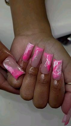 Medium Nails Black Women, Ripped Jeans Outfit Black Women, Pink Extra Nails, Pink Nail Sets, Medium Acrylic Nails, Vday Nails, Acrylic Toe Nails, Hard Nails