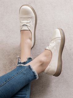 Cream Ladies Loafers, White Flat Shoes, Leather Loafers Women, Funky Shoes, Rumor Has It, Style Savvy, Beige Shoes, Women Sneakers, Shoe Covers