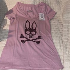 New With Tags “Psycho Bunny” Logo T-Shirt. Size Xs. Lilac W/ Brown Logo. Can Be Worn As Casual Tee Or Pair With Pj Bottoms For Casual Home Wear. Super Cute. Bunny Lady, Bunny Pink, Pj Bottoms, Bunny Logo, Brown Logo, Browning Logo, Bunny Shirt, Casual Home, Ladies T Shirt