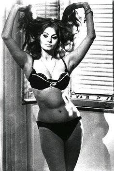 Løren Wallpaper, Carlo Ponti, Carmen Dell'orefice, Diahann Carroll, Julie Newmar, Anne Bancroft, Sofia Loren, Real Bodies, Black And White Photograph