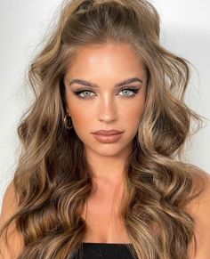 Makeup Brown Eyes Blonde Hair, Wedding Hair Inspiration, Hair Stylist Life, Long Wavy Hair, 인물 사진, Hair Dos, Gorgeous Hair